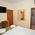 Szarszo Panzio Bed & Breakfast Balatonszarszo