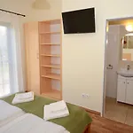 Szarszo Panzio Bed & Breakfast 4*