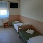 Szarszo Panzio Bed & Breakfast