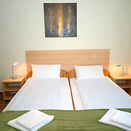 Bed & Breakfast Szarszo Panzio 3*