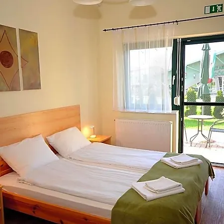 Szarszo Panzio Bed & Breakfast 3*
