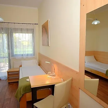 Szarszo Panzio Bed & Breakfast