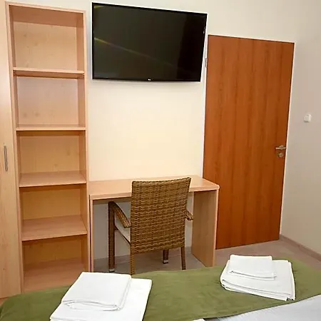 Bed & Breakfast Szarszo Panzio Balatonszarszo