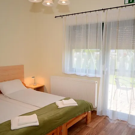 Bed & Breakfast Szarszo Panzio 4*