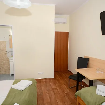 Szarszo Panzio Bed & Breakfast