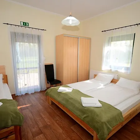 Bed & Breakfast Szarszo Panzio