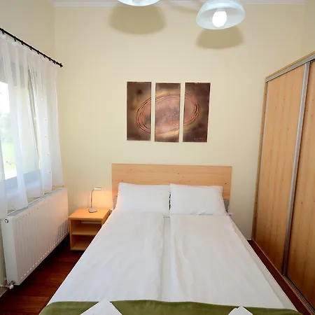 Szarszo Panzio Balatonszarszo