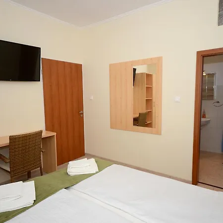 Szarszo Panzio Bed & Breakfast Balatonszarszo