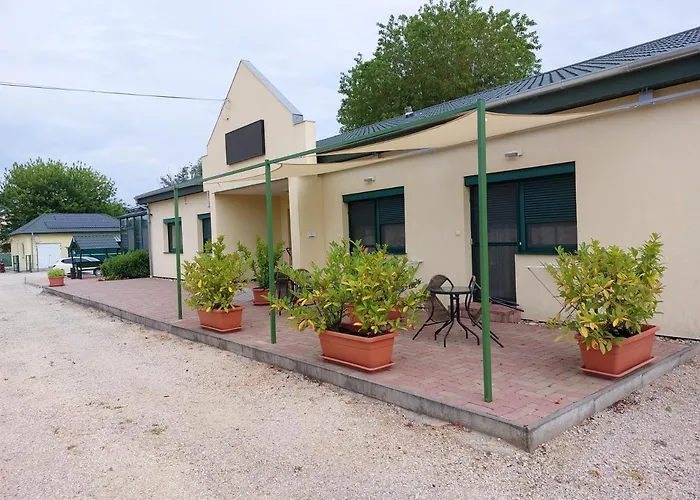 Bed & Breakfast Szarszo Panzio