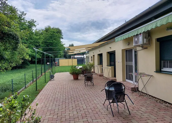 Szarszo Panzio Bed & Breakfast Balatonszarszo