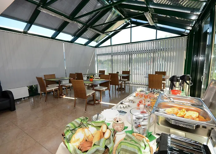 Szarszo Panzio Bed & Breakfast