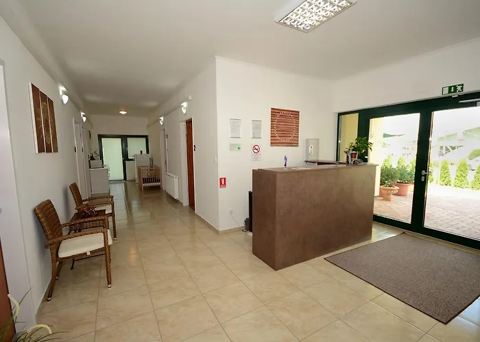 Bed & Breakfast Szarszo Panzio Balatonszarszo