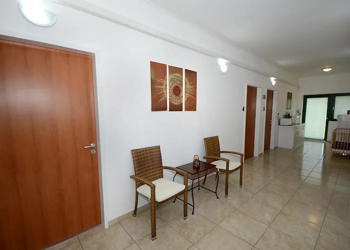 Szarszo Panzio Bed & Breakfast 4*