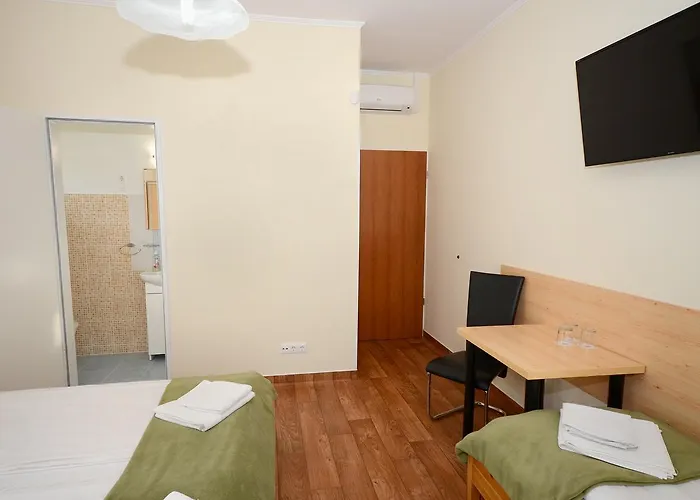 Szarszo Panzio Bed & Breakfast