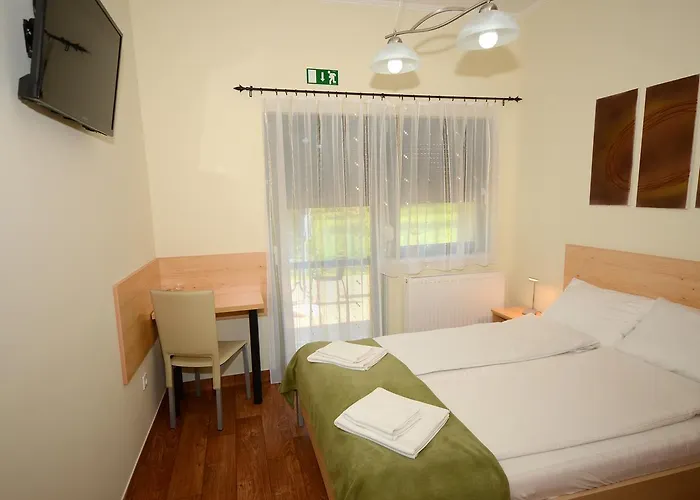 Szarszo Panzio Bed & Breakfast