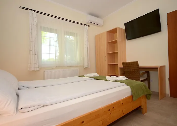 Szarszo Panzio Balatonszarszo