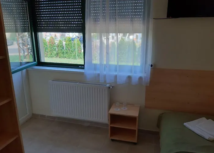 Szarszo Panzio Balatonszarszo